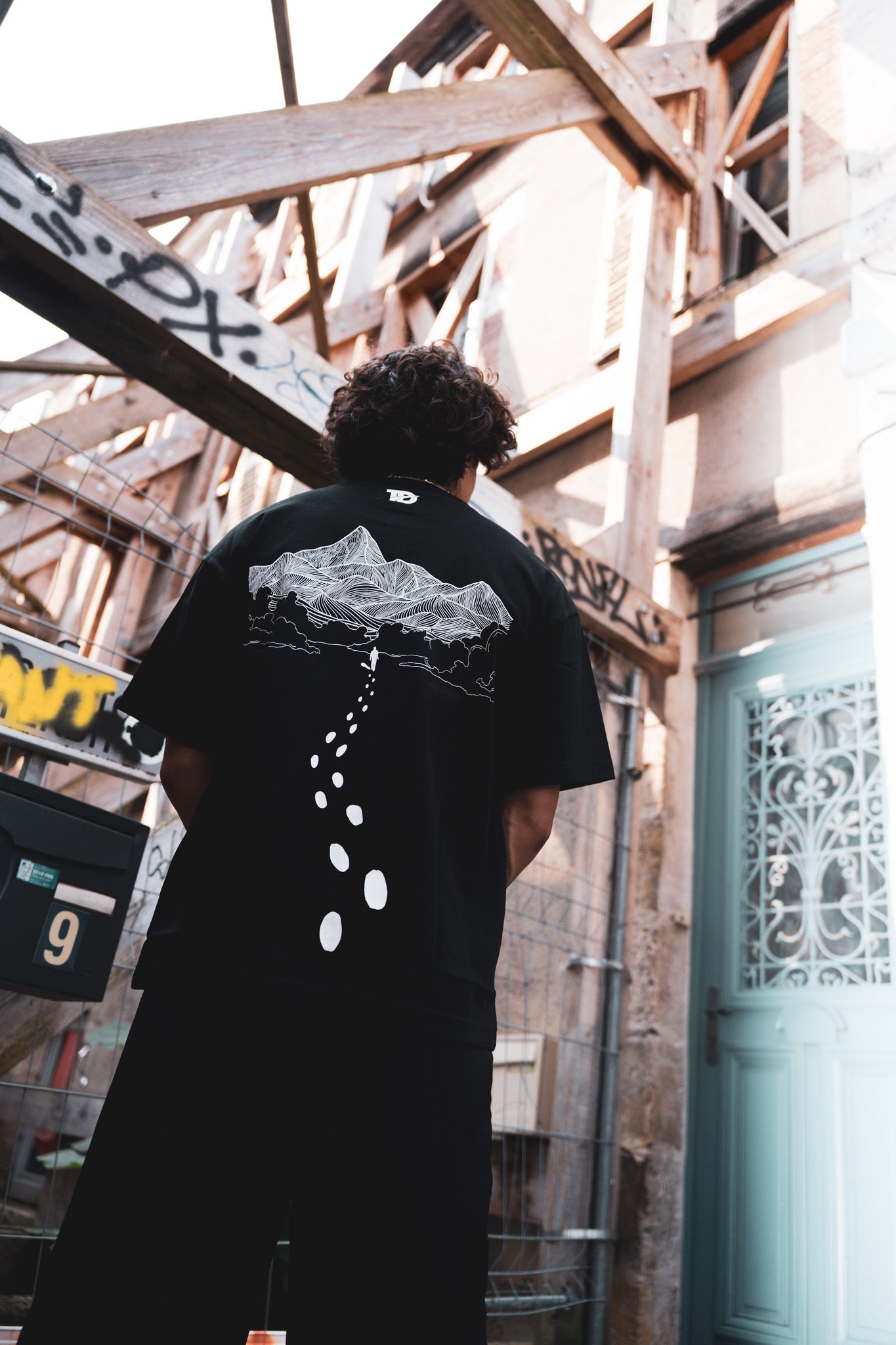 T-shirt "TOUT DROIT" BLACK